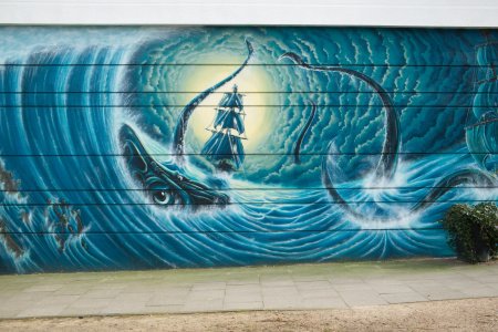 Стрит арт морская тема