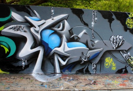 Граффити на всю стену