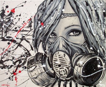 Девушка в противогазе