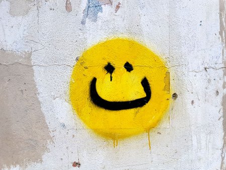 Смайл об стену
