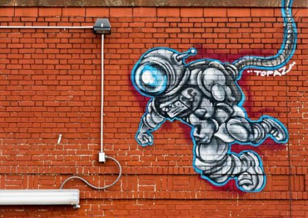 Граффити космос на стене