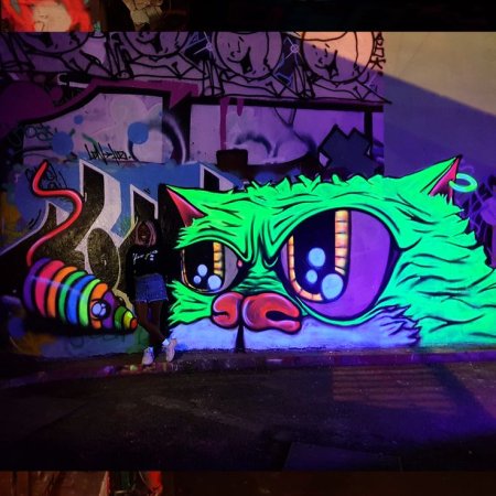 Стрит арт неон