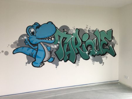 Нарисовать граффити на стене