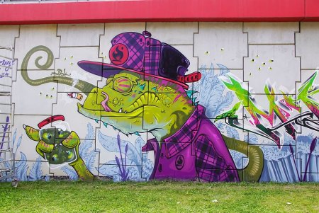 Прикольные граффити на стене