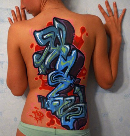 Боди арт в стиле тату