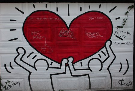 Слово любовь в стиле граффити