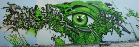 Граффити на зеленой стене