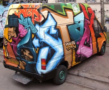 Разрисованный фургон