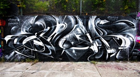 Граффити в серых тонах
