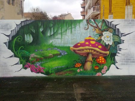 Разрисовать на стене природу