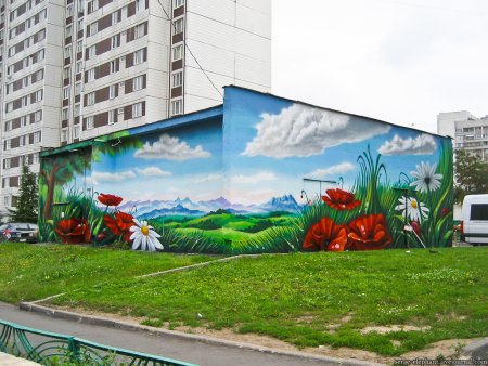 Роспись стен во дворе