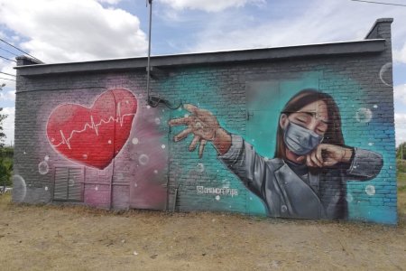 Граффити в Омске врачей