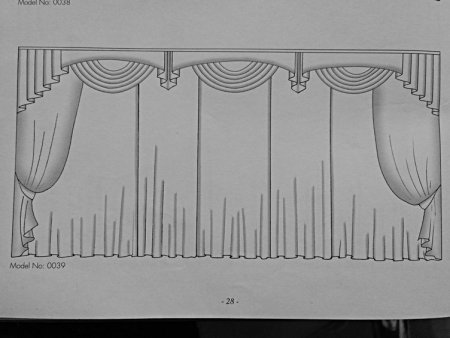Поделка с театральным занавесом