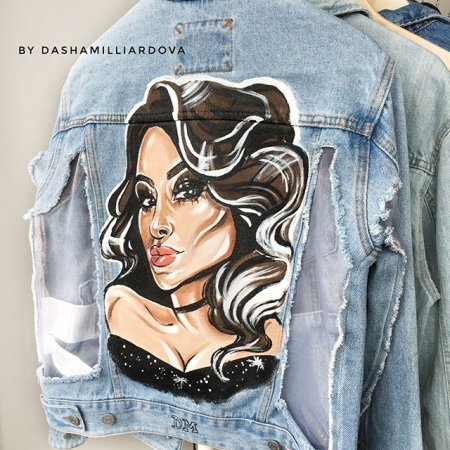 Девушка в джинсовке