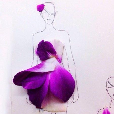 Платье из набросков цветов