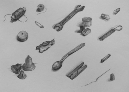 Мелкие предметы карандашом