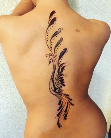 Тату хной на спине