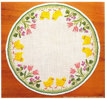 Круглая салфетка с вышивкой