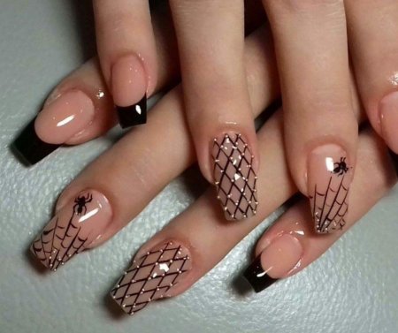 Наращивание ногтей с узорами