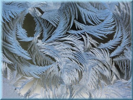 Узоры пастой на стекле