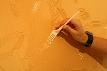 Узоры на стене краской водоэмульсионной