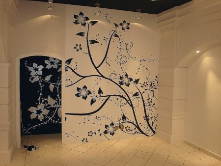 Рисунок на стене в квартире