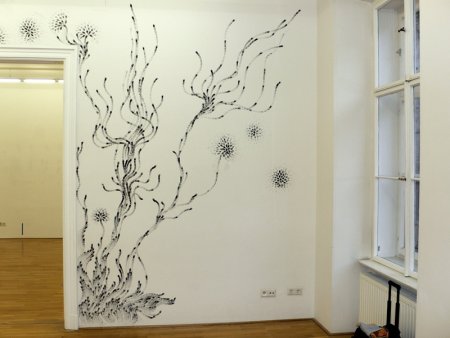 Орнамент на стене в интерьере