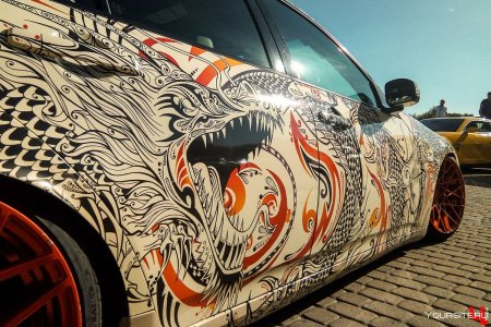 Орнамент на автомобиль