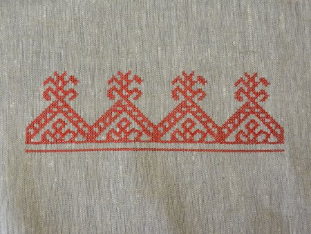 Полотенце по мотивам народной вышивки