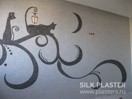 Узоры жидкими обоями на стене