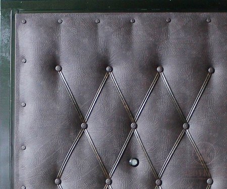 Дверь винилискожа входная