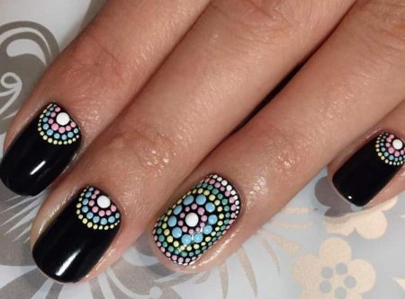 Точечный маникюр
