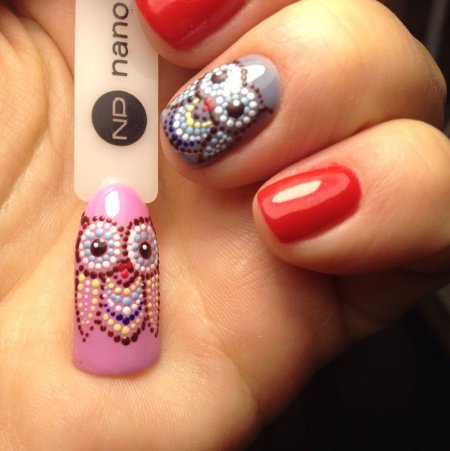 Красивый маникюр с точками