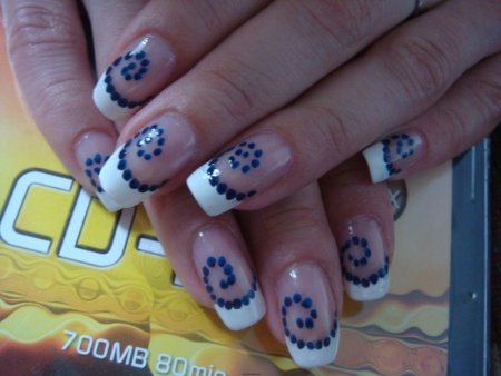 Рисунок дотсом красками