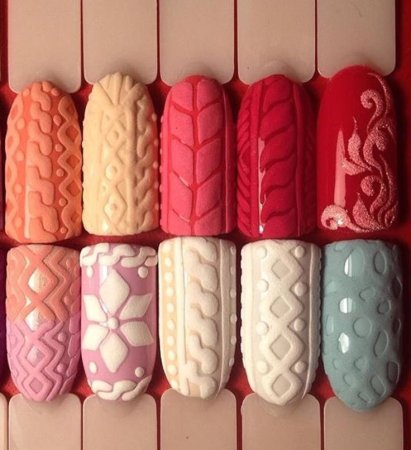 Маникюр вязаный свитер