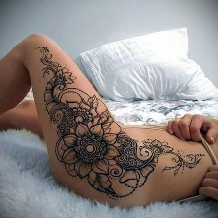 Мехенди на бедре