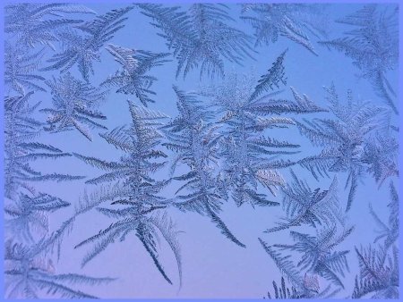 Зимние узоры на бумаге