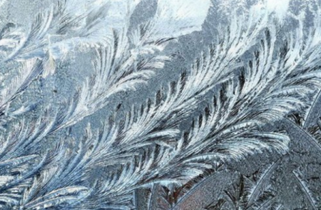 Морозные узоры на окне для детей