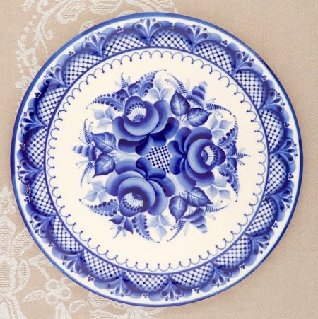 Бело-голубая керамика посуда