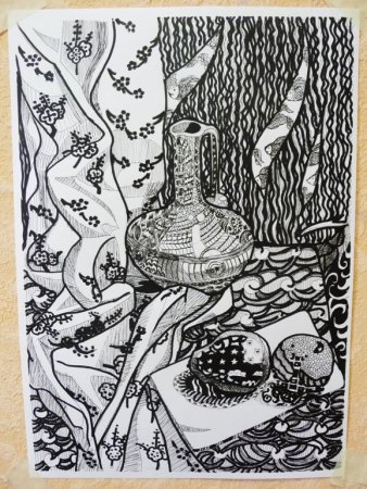 Графический натюрморт с узорами