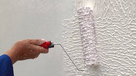 Нанесение декоративной штукатурки