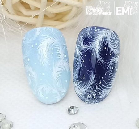 Морозные узоры на ногтях