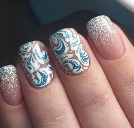 Маникюр Снегурочки