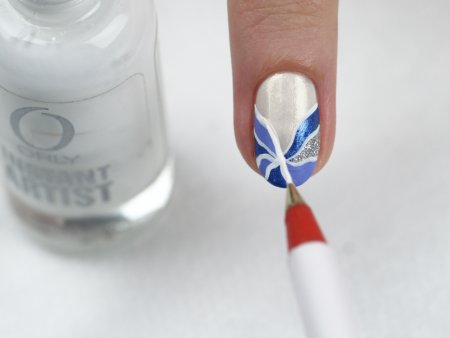 Морозные узоры на ногтях