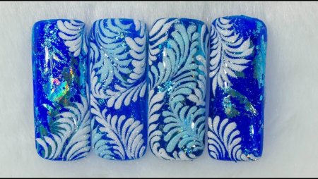 Новогодний маникюр по мокрому