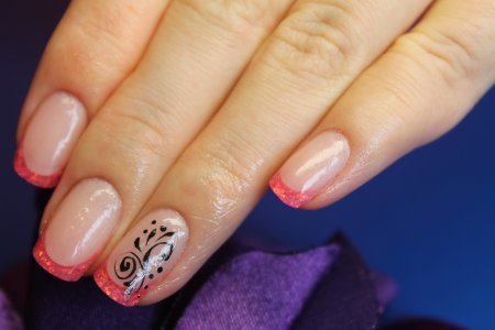 Покрытие ногтей гелем с рисунком
