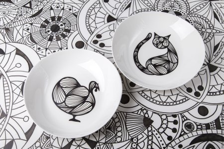 Черно белая роспись посуды