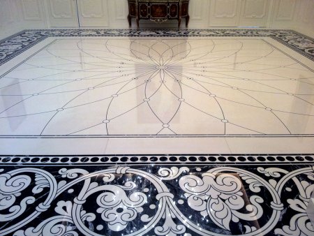 Мраморный пол с узором