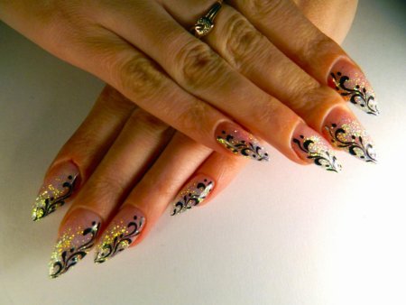 Гелевые ногти на юбилей с рисунком