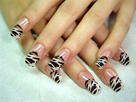 Новогодние рисунки на нарощенных ногтях